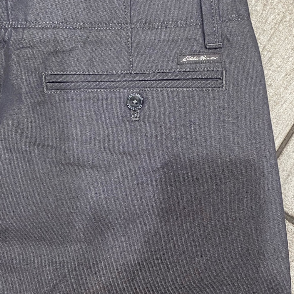 Eddie Bauer classic Straight Regular 35/30 New whit tags. - Picture 5 of 9